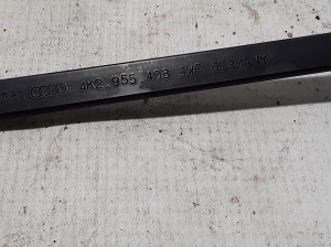  Windshield wiper blade 