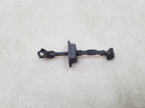 Infiniti FX (2002–2008) Rear side door opening limiter - 2