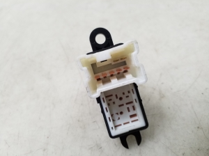 Infiniti FX (2002–2008) Rear side door window switch - 4