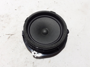   Rear side door speaker 