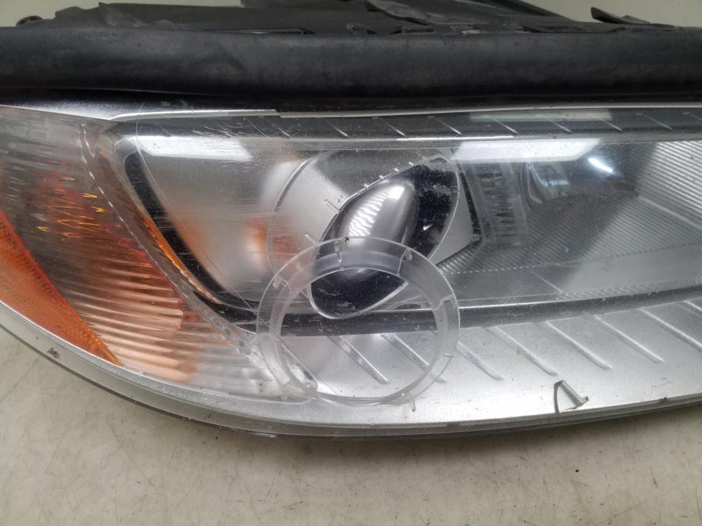 VOLVO V70 3 generation (2007-2020) Front Right Headlight 31214348 24985524