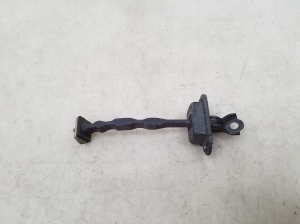 Infiniti FX (2002–2008) Rear side door opening limiter - 2