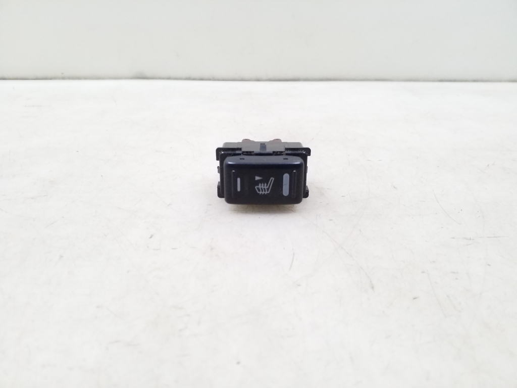 INFINITI FX Seat heating switch 24985508