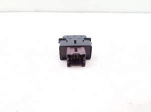 Infiniti FX (2002–2008) Heated seat switch - 2