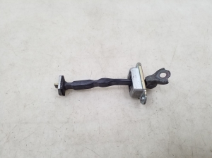 Infiniti FX (2002–2008) Front door check - 2