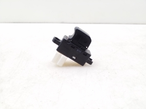 Infiniti FX (2002–2008) Rear side door window switch - 3