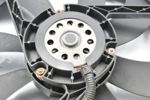 Volkswagen Polo IV (2001–2009) Jahutusventilaator ja selle osad 6Q0121207N - 3