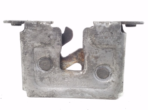   Engine cover lock 