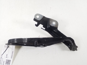  Engine cover hinge 