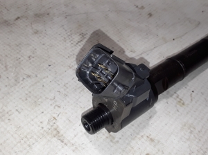  Fuel injector 