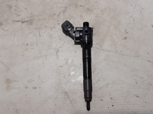  Fuel injector 