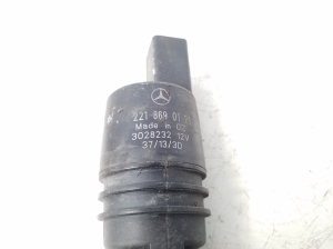 Mercedes Benz E-Class W207 (2009–2017) Front windshield washer pump A2218690121 - 2