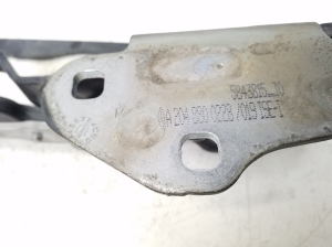  Engine cover hinge 