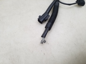  The cable is plus 