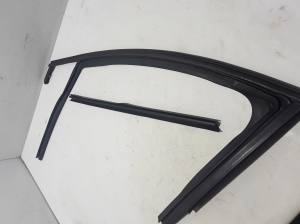 Front door rubber seal - 803314014R