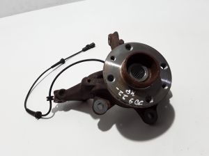 Front wheel hub - 400156199R
