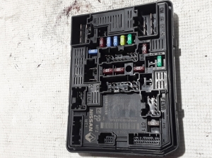 Fuse boxes - 284B76520R