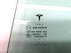 Tesla Model S S (2012–2026) Rear side door glass 6006335-00-D - 3
