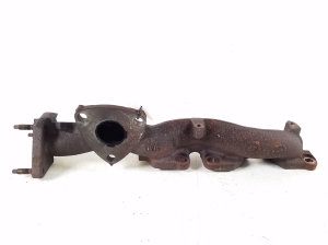  Exhaust manifold 