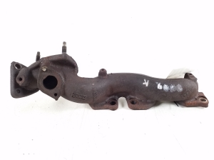  Exhaust manifold 