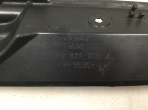 AUDI A4 B7 (2004–2008) Esiporitiiva muu osa 8E0821111A - 2