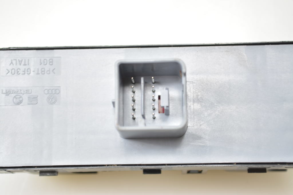 VOLKSWAGEN Passat CC 1 generation (2008-2017) Кнопка стеклоподъемника передней правой двери 1K4959857B 25383767