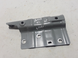 Front fender bracket - 631437269R