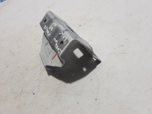 Front fender bracket - 651416878R