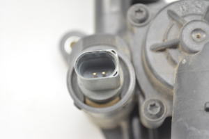 Skoda Octavia II (2004–2013) Thermostatgehäuse 03C121121D - 3