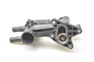 Skoda Octavia II (2004–2013) Thermostatgehäuse 03C121121D - 4