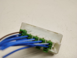  Wire connectors 