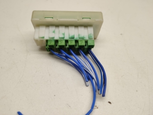  Wire connectors 