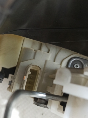 Mercedes Benz CLS-Class 218 (2011–2018) Front door lock A2047202735 - 2