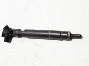  Fuel injector 