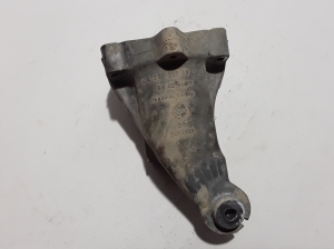  Engine holder 