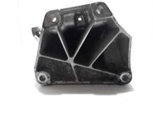  Engine holder 