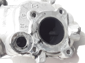  EGR valve 