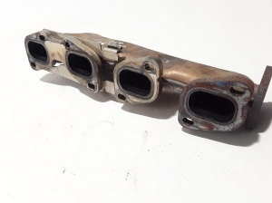  Exhaust manifold 