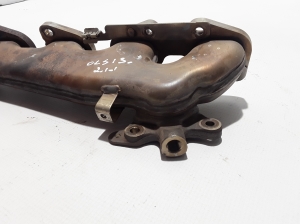  Exhaust manifold 