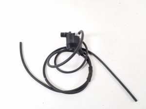 Front windshield washer pump - 985102W500