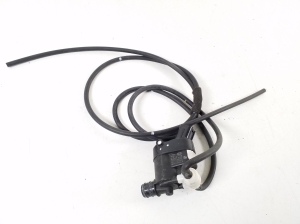 Hyundai Tucson (2015–2026) Front windshield washer pump 985102W500 - 3