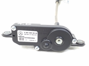 Mercedes Benz GL-Class 164 (2006–2012) Rear fork windscreen lift mechanism A1646700504 - 2