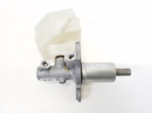  Master cylinder 