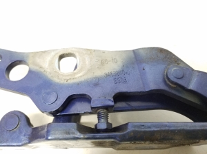  Engine cover hinge 