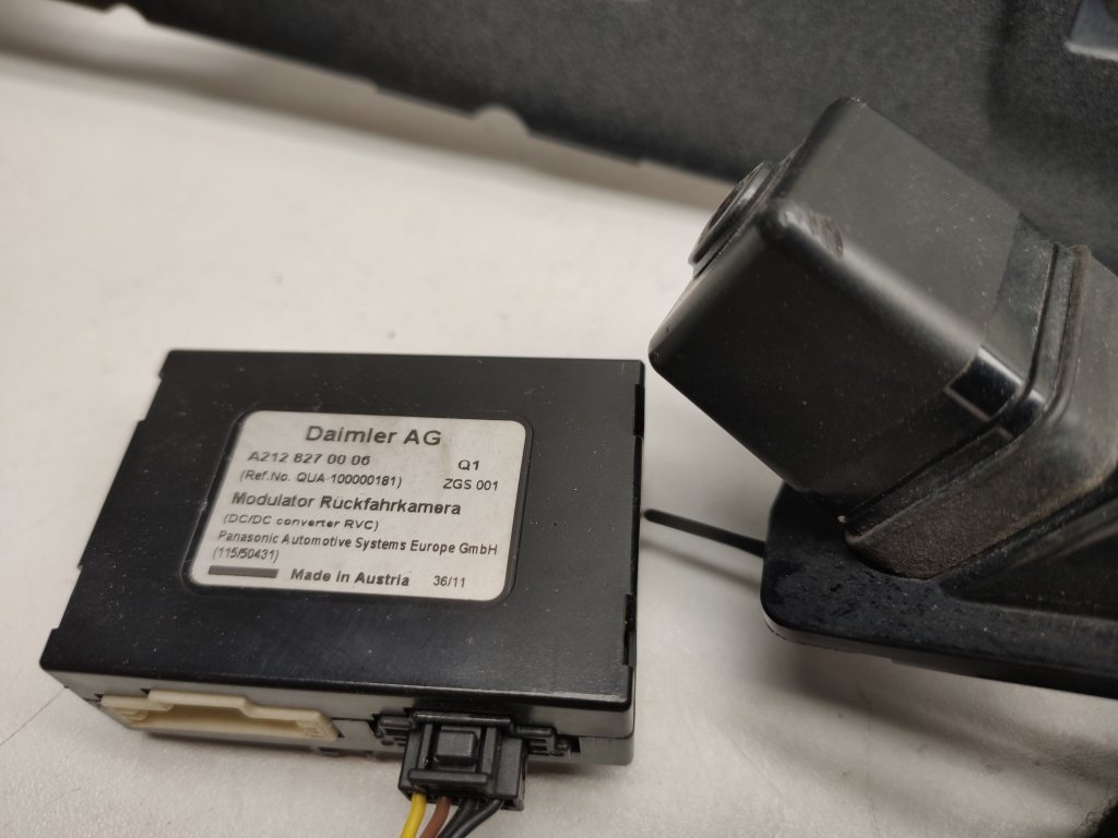 Cámara De Visión Trasera Para MB A B E W210 W211 W212 C207 W207 E200L E260 E300L E350 E63 A180 A200 B180 B200 GLK260 GLK300 C260 C300 ML350 ML300 ML63 C63 C200 A260 A200 S600L S400L C280 W204 S204