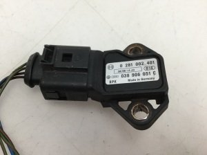 AUDI A4 B7 (2004–2008) Intercooler sensor 038906051C - 2