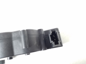 Mercedes Benz C-Class 204 (2007–2014) Heckklappe Zuziehhilfe A2047500060 - 3