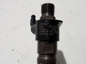  Fuel injector 