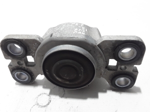   Engine cushion 