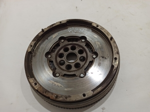   Clutch flywheel 